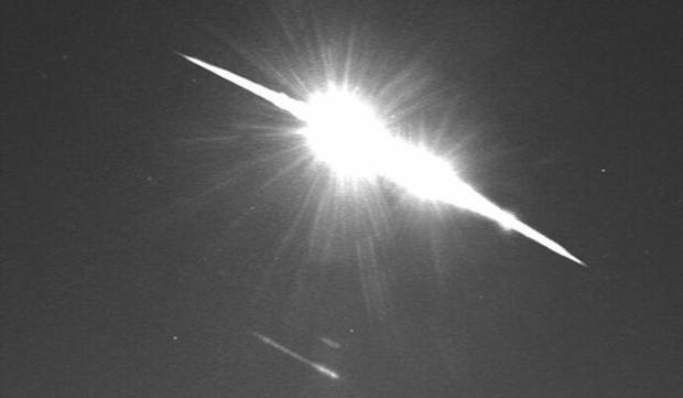 uk-meteorite-fireball-two-column-jpg-thumb-768-768.jpg 