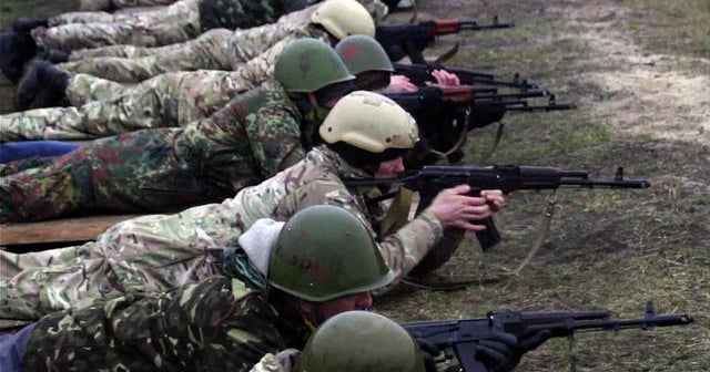 Ukrainian troops getting ready for combat