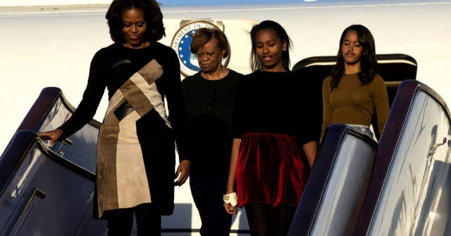 First lady Michelle Obama and daughters arrive in Beijing