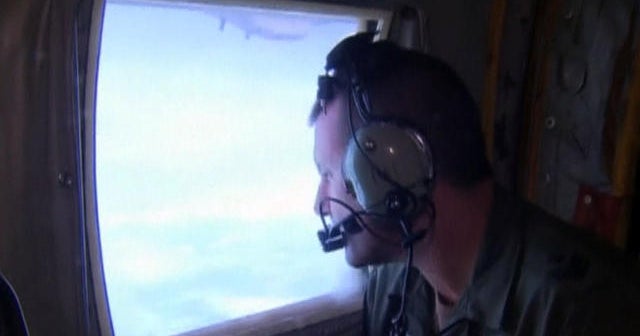 Search for Flight 370: Hunt intensifies for potential debris