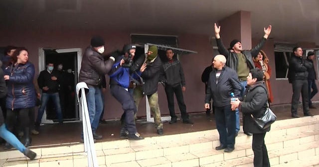 British photographer assaulted in Ukraine