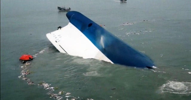 South Korea ferry evacuation was delayed, survivors say