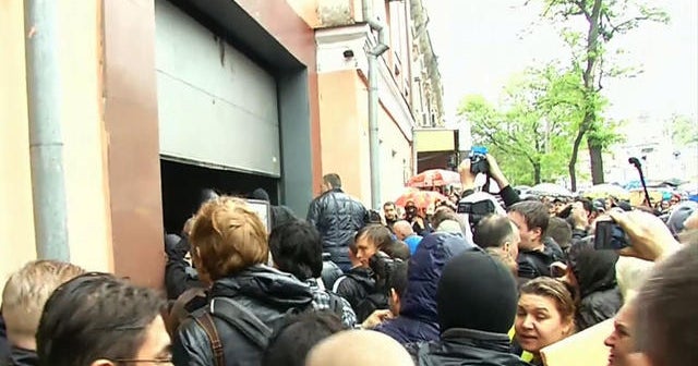 Pro-Russian forces free prisoners in Odessa, Ukraine