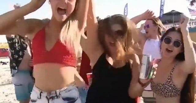 Fears over possible COVID surge as states relax restrictions amid variant spread