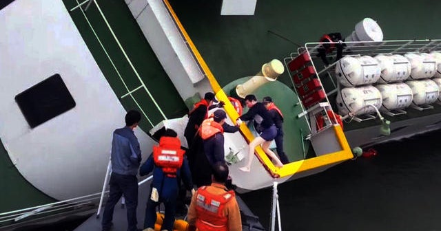 Watch: South Korean ferry captain rescued from disaster