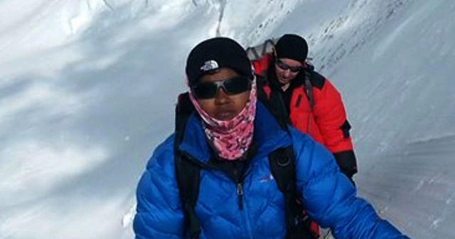 13-year-old is youngest girl to scale Mount Everest