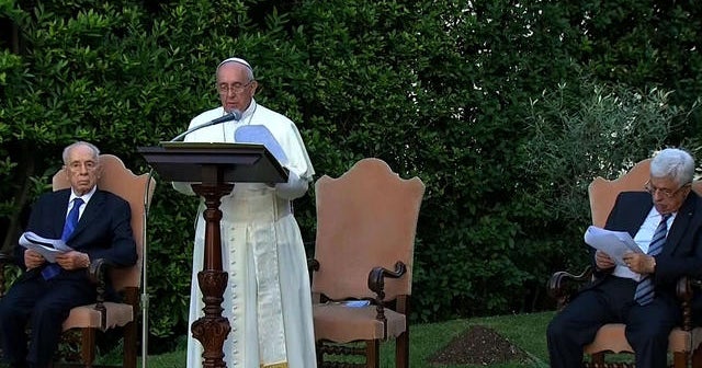 Pope Francis hosts Israeli, Palestinian leaders at Vatican