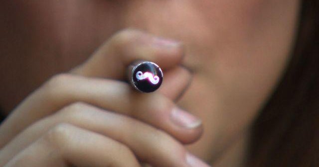 E-cigarette benefits outweigh risks, study says