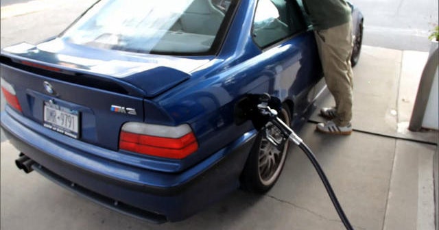 MoneyWatch: Oil prices decline; Ford announces recall MoneyWatch: Oil prices decline; Ford announces recall
