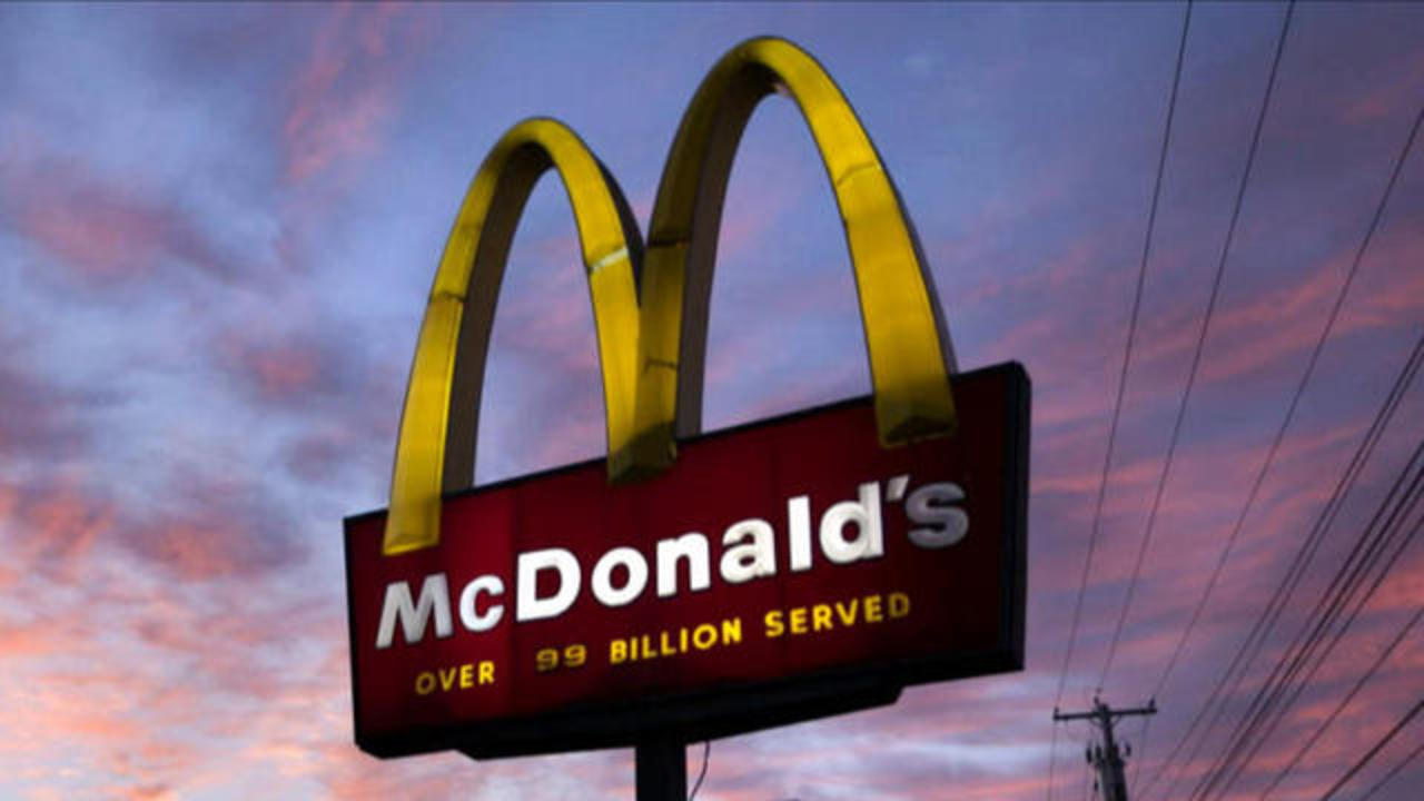 Why Consumers Are Hatin Mcdonald S New Slogan Cbs News