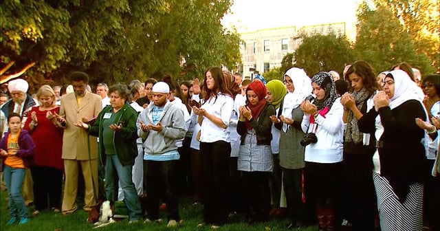 Hometown of American ISIS captive prays for his release