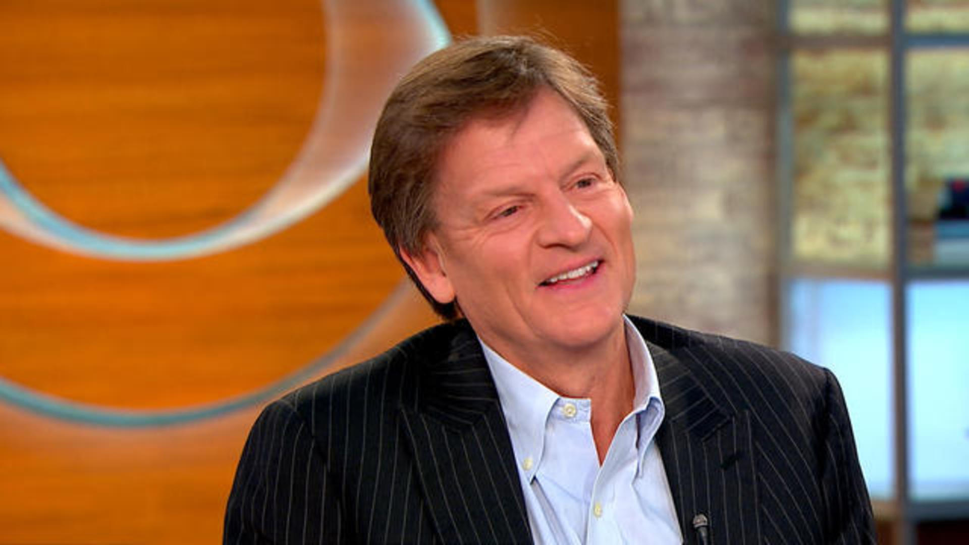 Liar S Poker Author Michael Lewis On How Wall Street Has Changed Cbs News