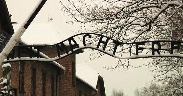 Holocaust survivors gather for Auschwitz 70th anniversary