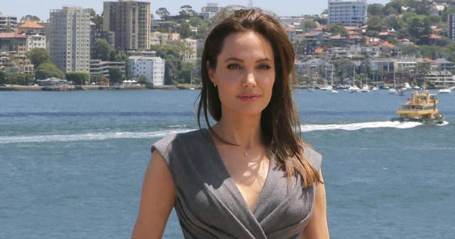 Angelina Jolie has ovaries removed due to cancer concerns