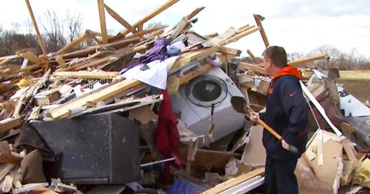 Residents return to tornadodamaged homes in Illinois CBS News