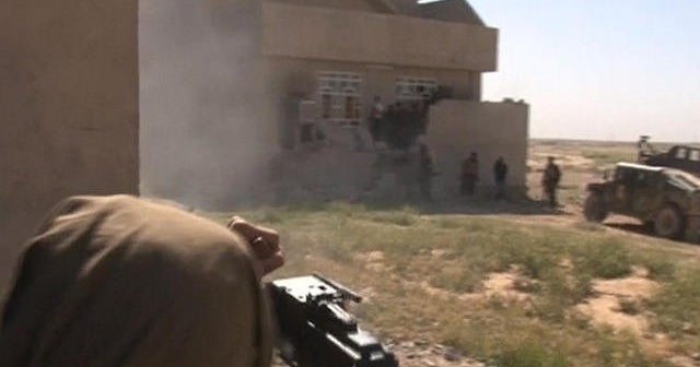 Hundreds killed as key Iraqi city Ramadi falls to ISIS