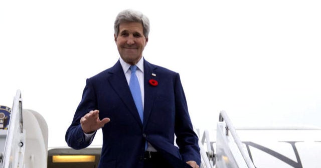 John Kerry breaks leg in bike accident