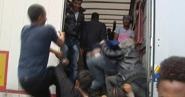 Migrant crisis: France and Britain overwhelmed