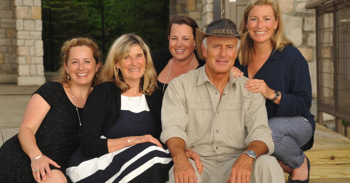 Zookeeper Jack Hanna, who has been diagnosed with dementia with the celebrity, says the family