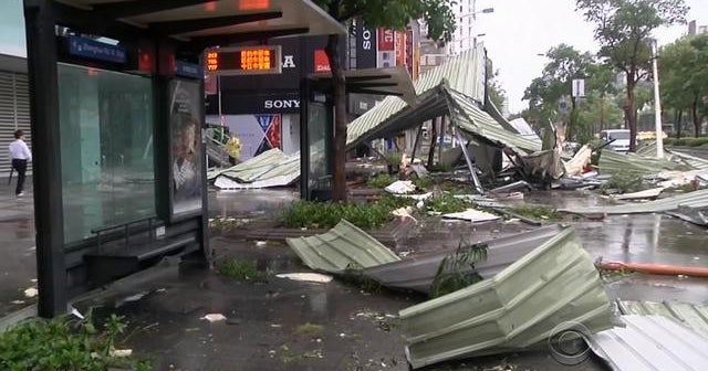 Typhoon Soudelor barrels through Taiwan