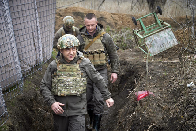 Ukraine Says Russia Has Moved 80 000 Troops To Border And Crimea And Putin Won T Talk Cbs News