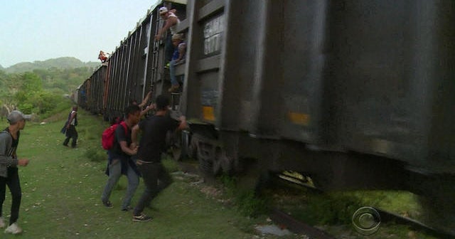Central American migrants flood Mexico border