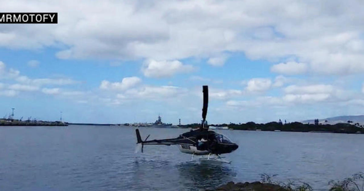 Helicopter crashlands in water in Hawaii CBS News