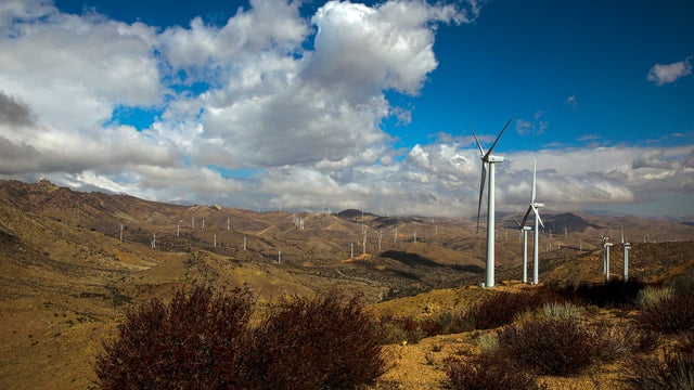 LADWPs Pine Tree Wind Farm and Solar Power Plant in the Tehachapi Mountains 