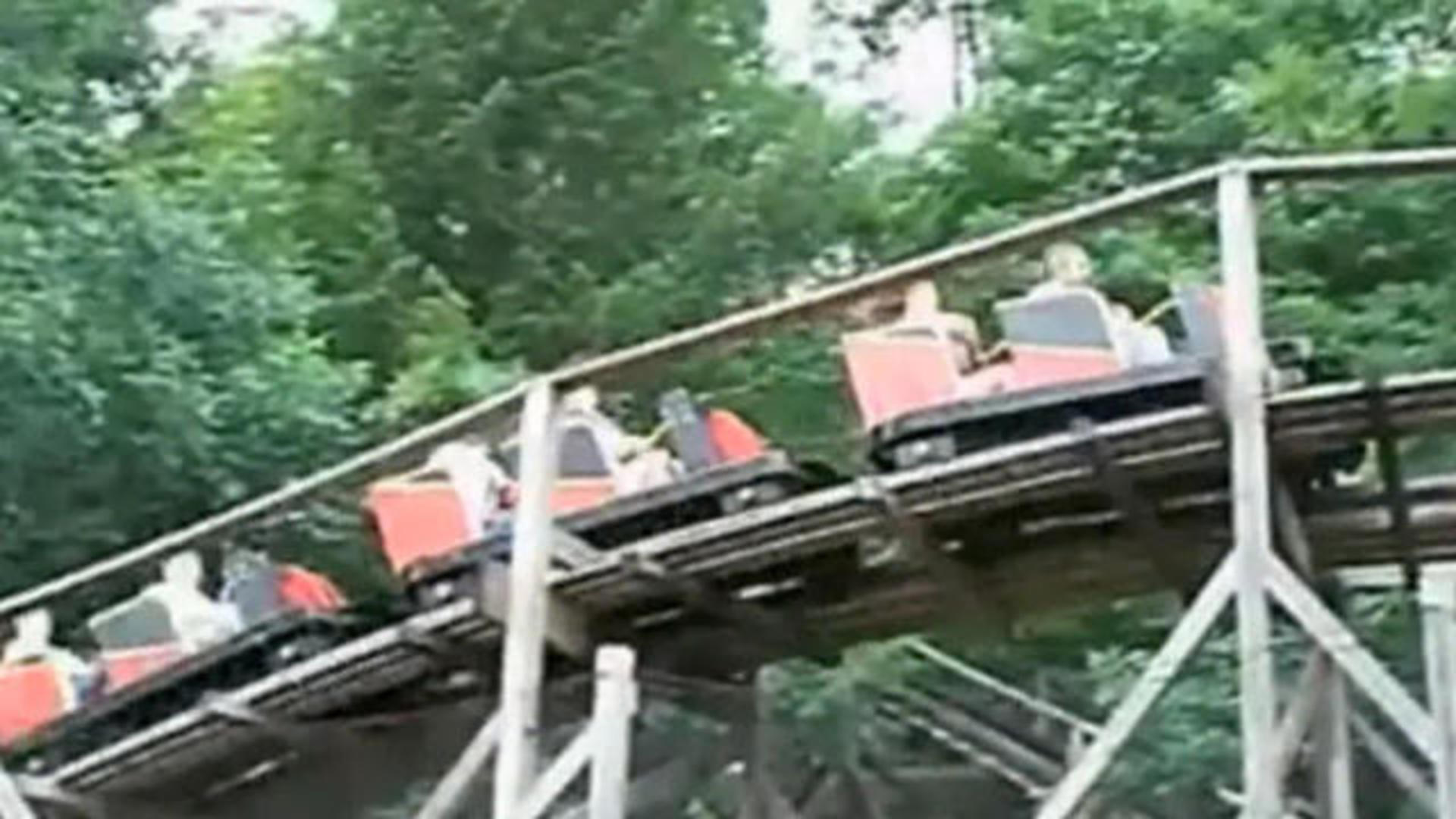 Pa Roller Coaster Fall Is 3rd Theme Park Accident In 1 Week Cbs News