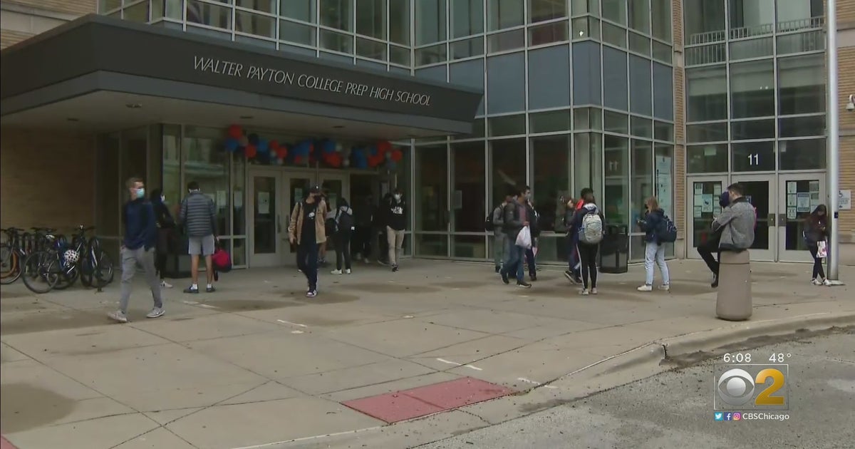Chicago Public Schools High School Students Return To Classrooms - CBS ...