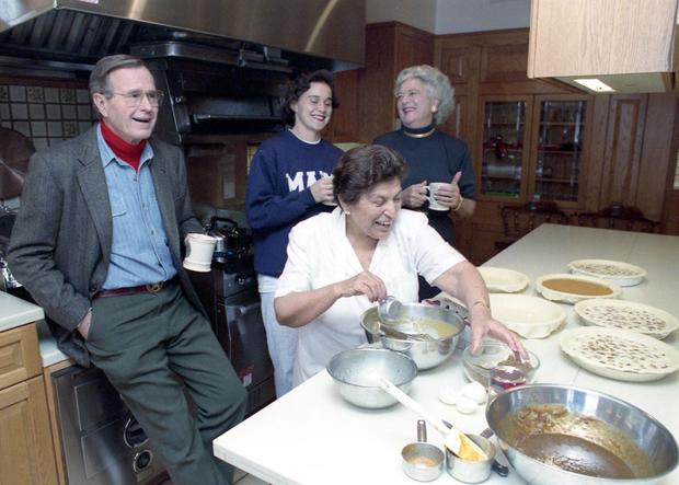 Paula Rendon with Bush family 