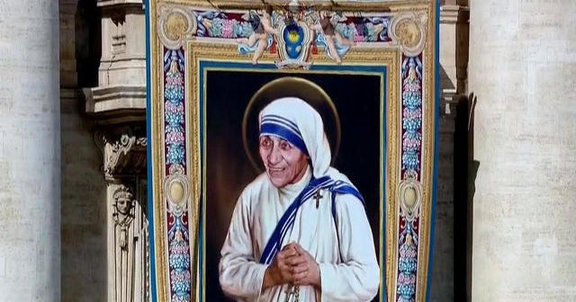 Mother Teresa to become a saint after miracles