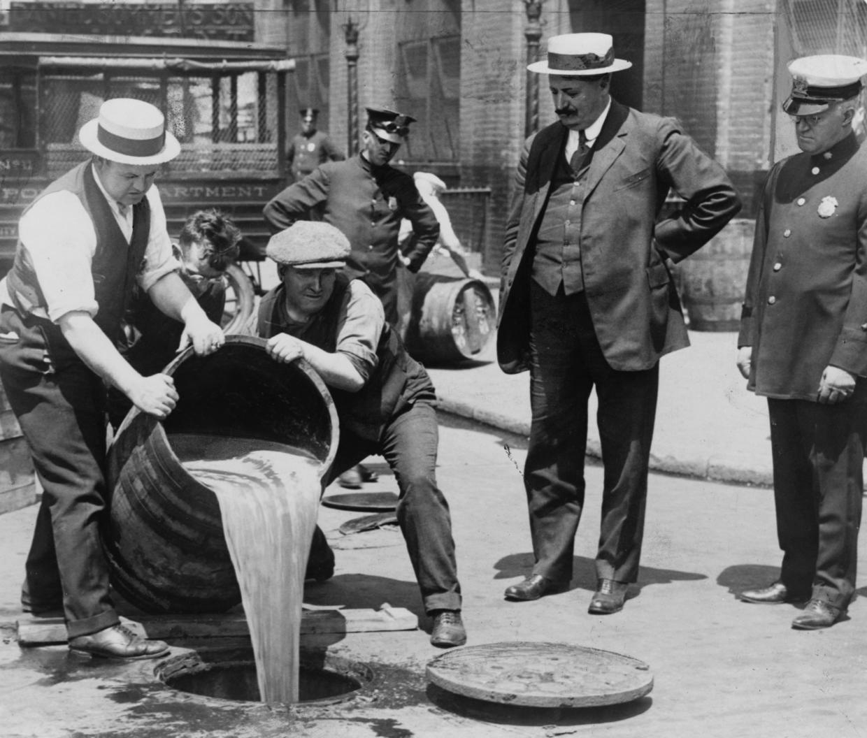 What America Looked Like In 1921 At The Start Of The Roaring 20s   Gettyimages 90003267 