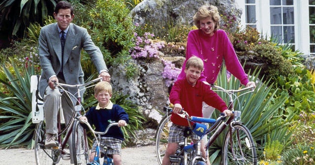 Princess Diana letters up for auction