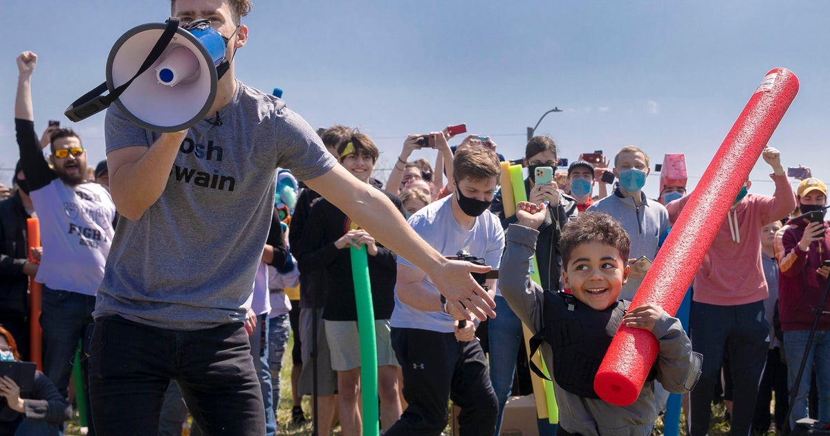 Hundreds of people named Josh show up to Nebraska park to "fight" for their name