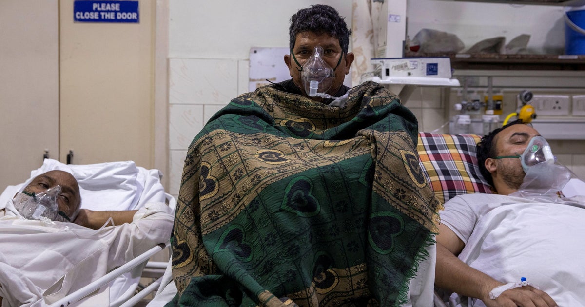U.S. aid arrives in COVID-battered India as vaccination centers run out of  shots and thousands gasp for air - CBS News