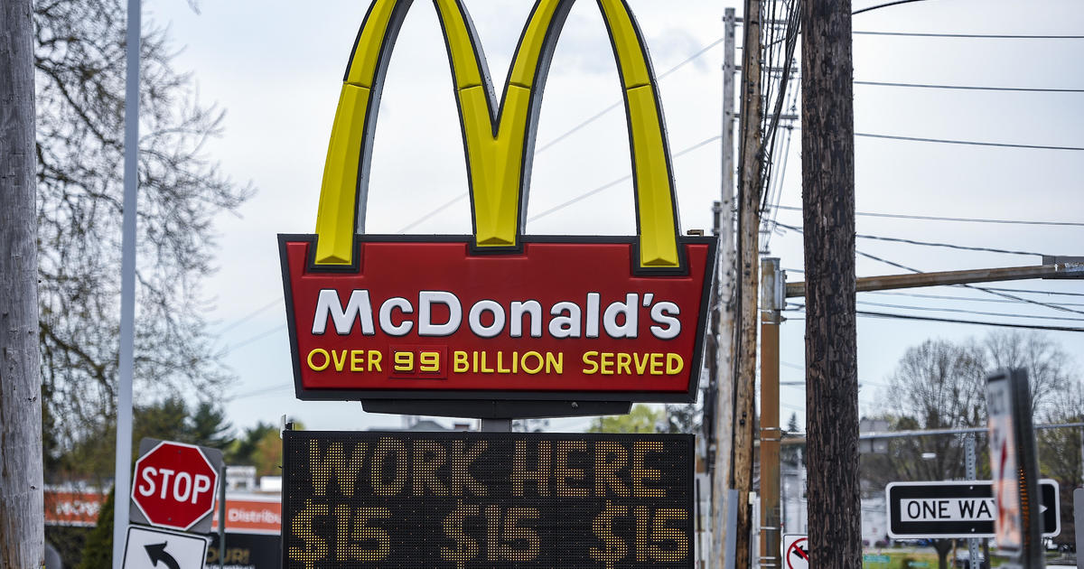 Can You Work at McDonald’s at 14? (Pay, Hours, Positions + More)
