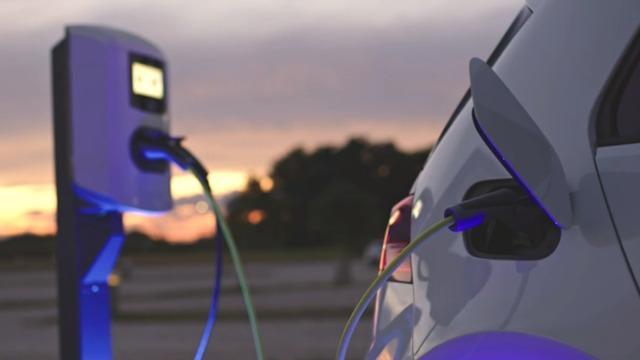 cbsn-fusion-push-for-electric-cars-gets-a-boost-after-fuel-pipeline-hack-thumbnail-715798-640x360.jpg 
