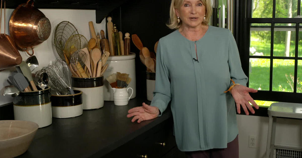 Martha Stewarts Re Envisioned Kitchen Cbs News