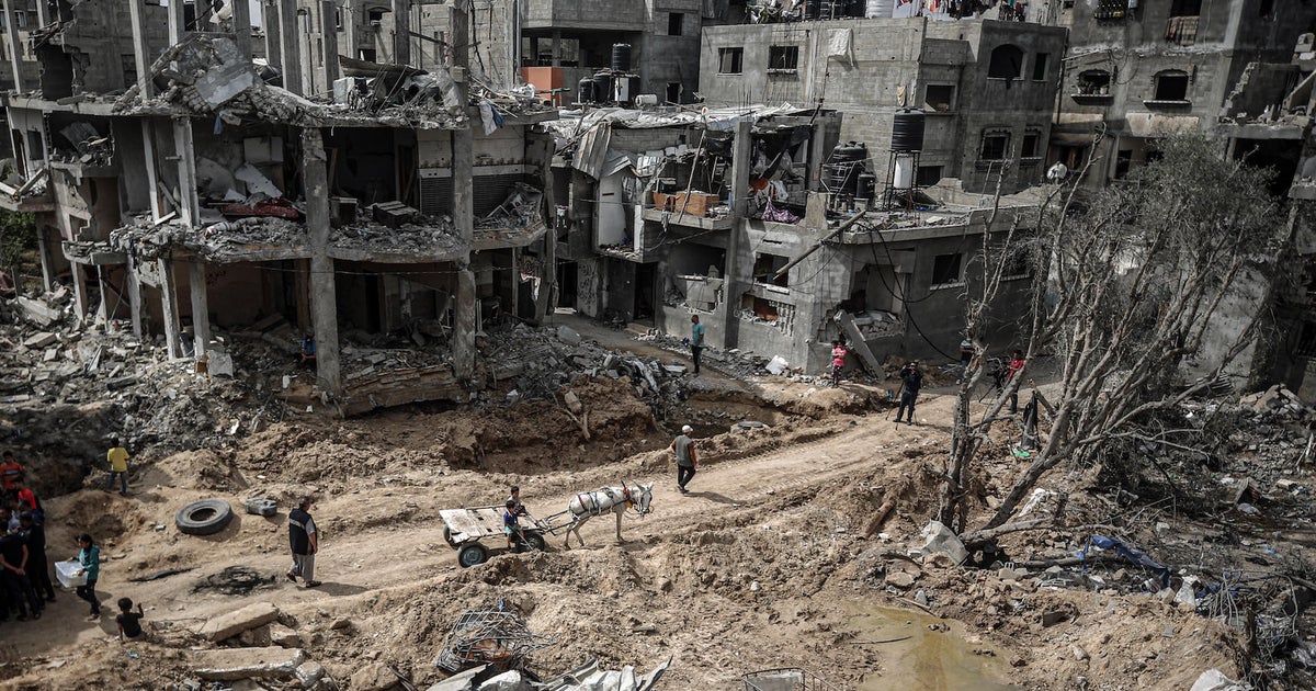 Palestinians in Gaza sift through damage ahead of Blinken visit