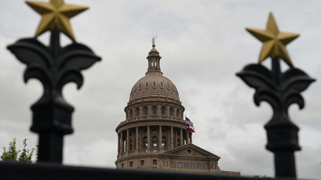 Texas Legislature Voting Bills 