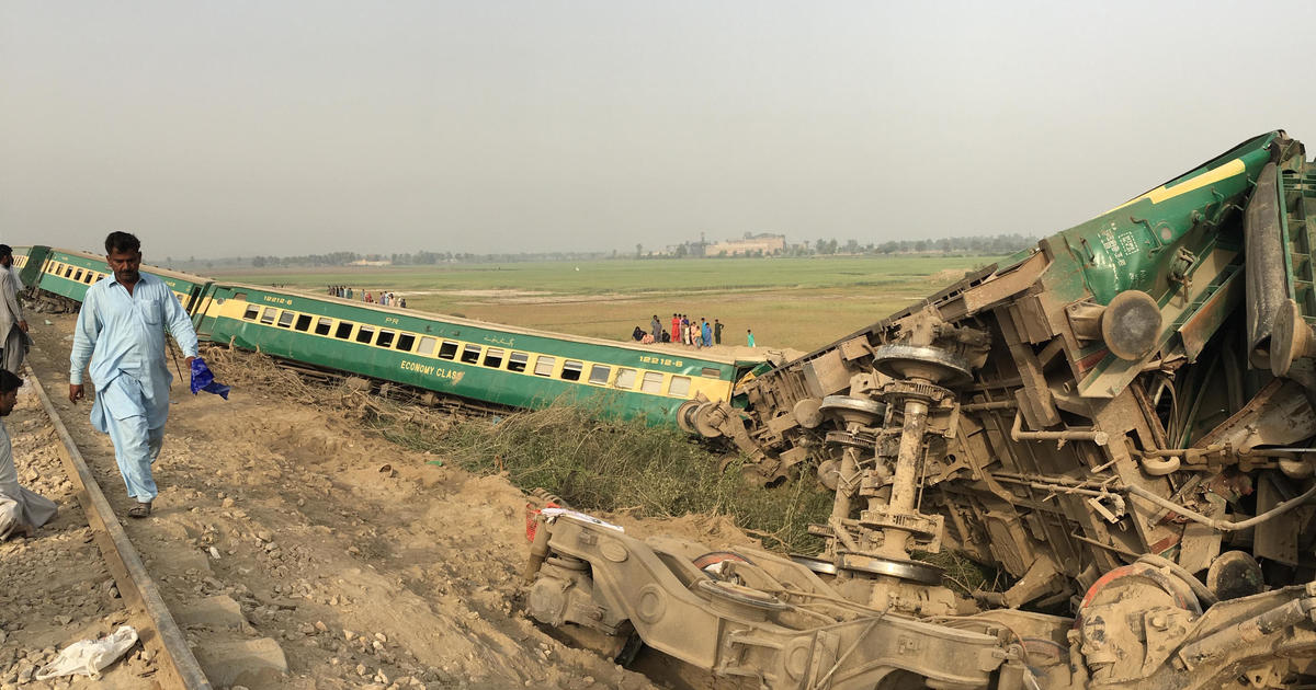 Almost 40 killed as 2 express trains collide in Pakistan