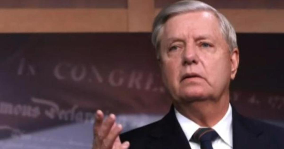 Senator Graham warns Russia will "wind up in the dark" if it continues to carry out "atrocities against the Ukrainian people"