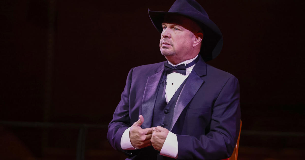Garth Brooks cancels upcoming tour dates because of COVID-19 Delta surge