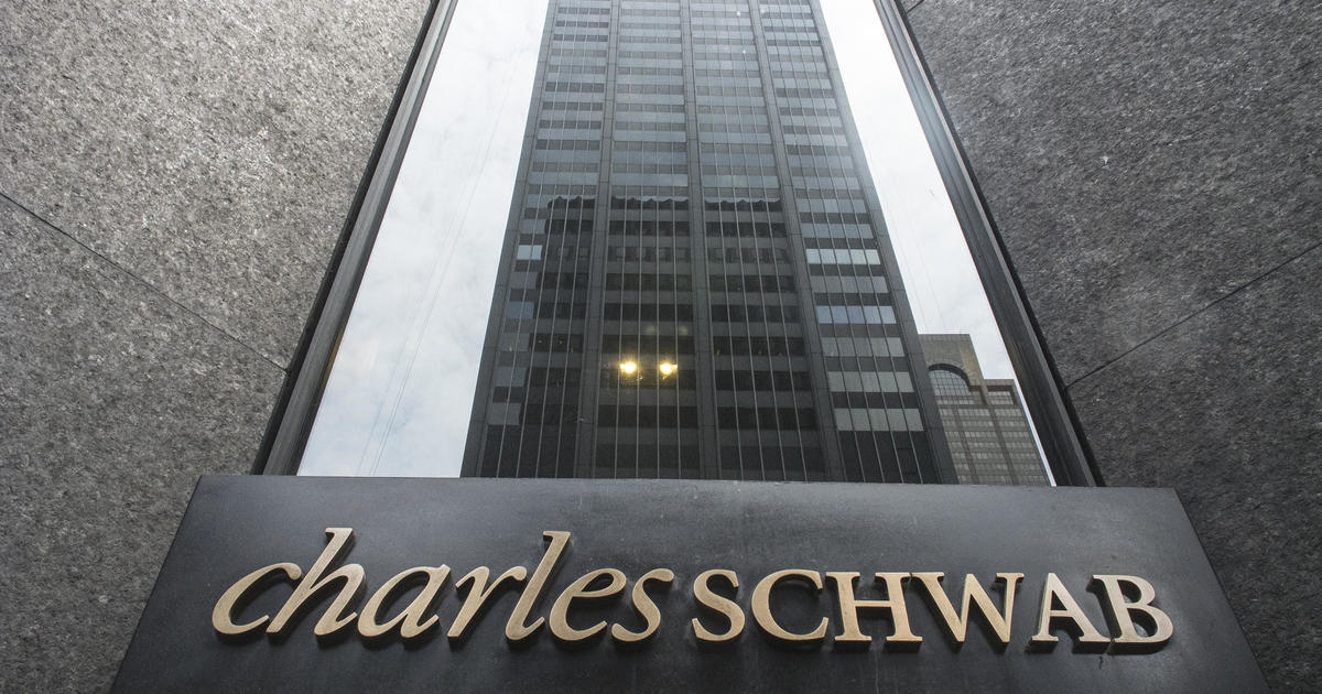 Charles Schwab to give most of its employees a 5% raise