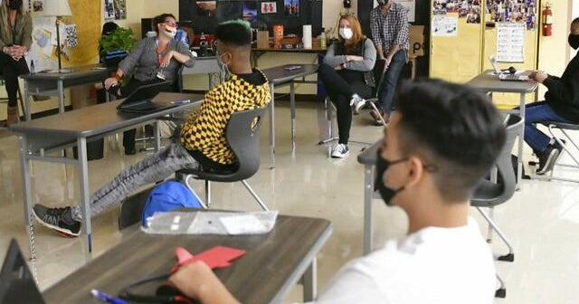 Los Angeles Unified School District to vote on vaccine mandate as battle heats up over COVID policy