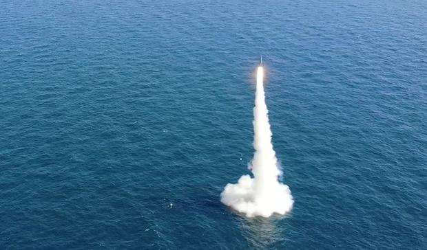 south-korea-submarine-missile-test.jpg 