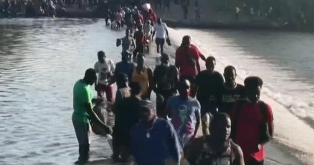 Migrants flee to Mexico amid mass deportation effort in U.S.