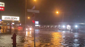 Heavy storms rock central U.S. 