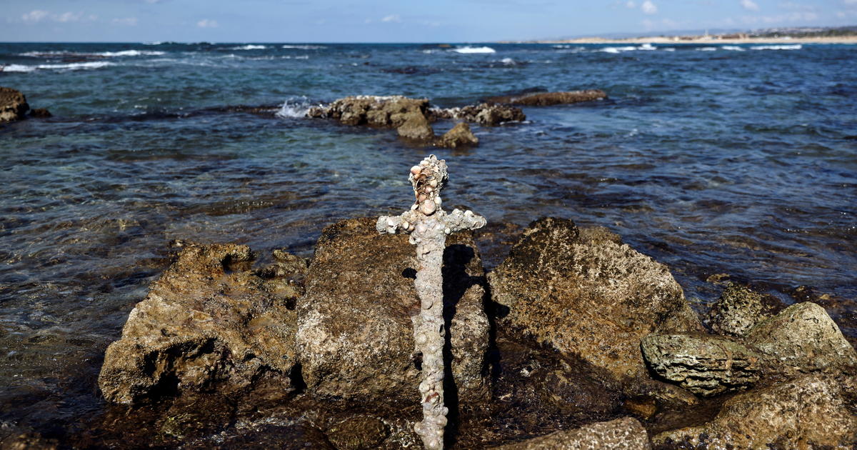 900-year-old sword dating back to the Crusades found at the bottom of the Mediterranean Sea